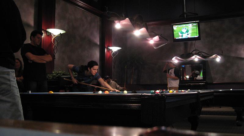 IMG_0615.JPG - Pool at the Steelhead Brewery