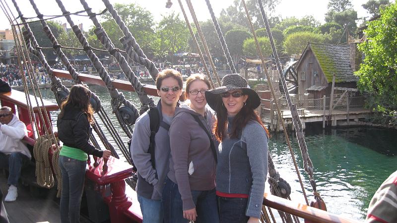 IMG_0786.JPG - Tony, Jen and Valerie on a pirate ship!