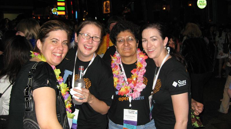 IMG_0533.JPG - We're rockin the Sun t-shirts!