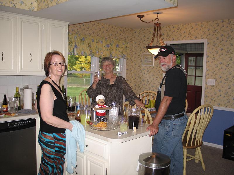 IMG_0767.JPG - Rita, Mary & Milt