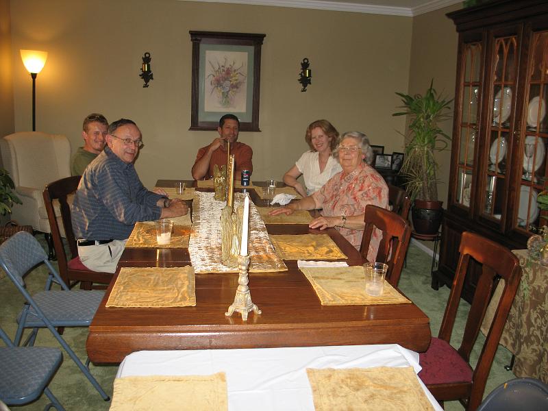 IMG_0768.JPG - Chatting about the war.