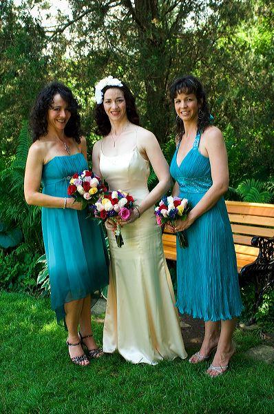 d2x_0600.jpg - sisters!