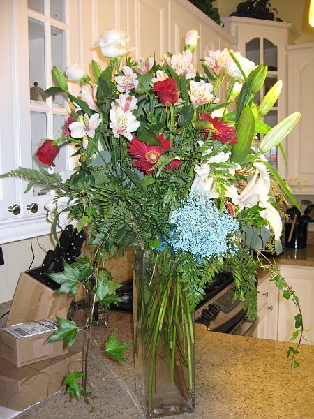 IMG_0244.JPG - Okay, they're on our kitchen counter ... but they were at the reception!