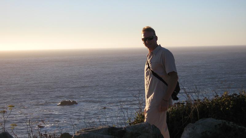 IMG_0386.JPG - Andy next to the Pacific