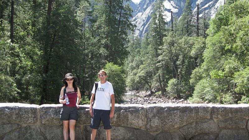 IMG_0413.JPG - Valerie and Jobber, at the start of the hike.