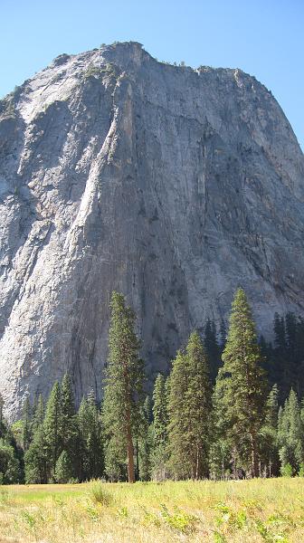 IMG_0429.JPG - There are climbers half way up!